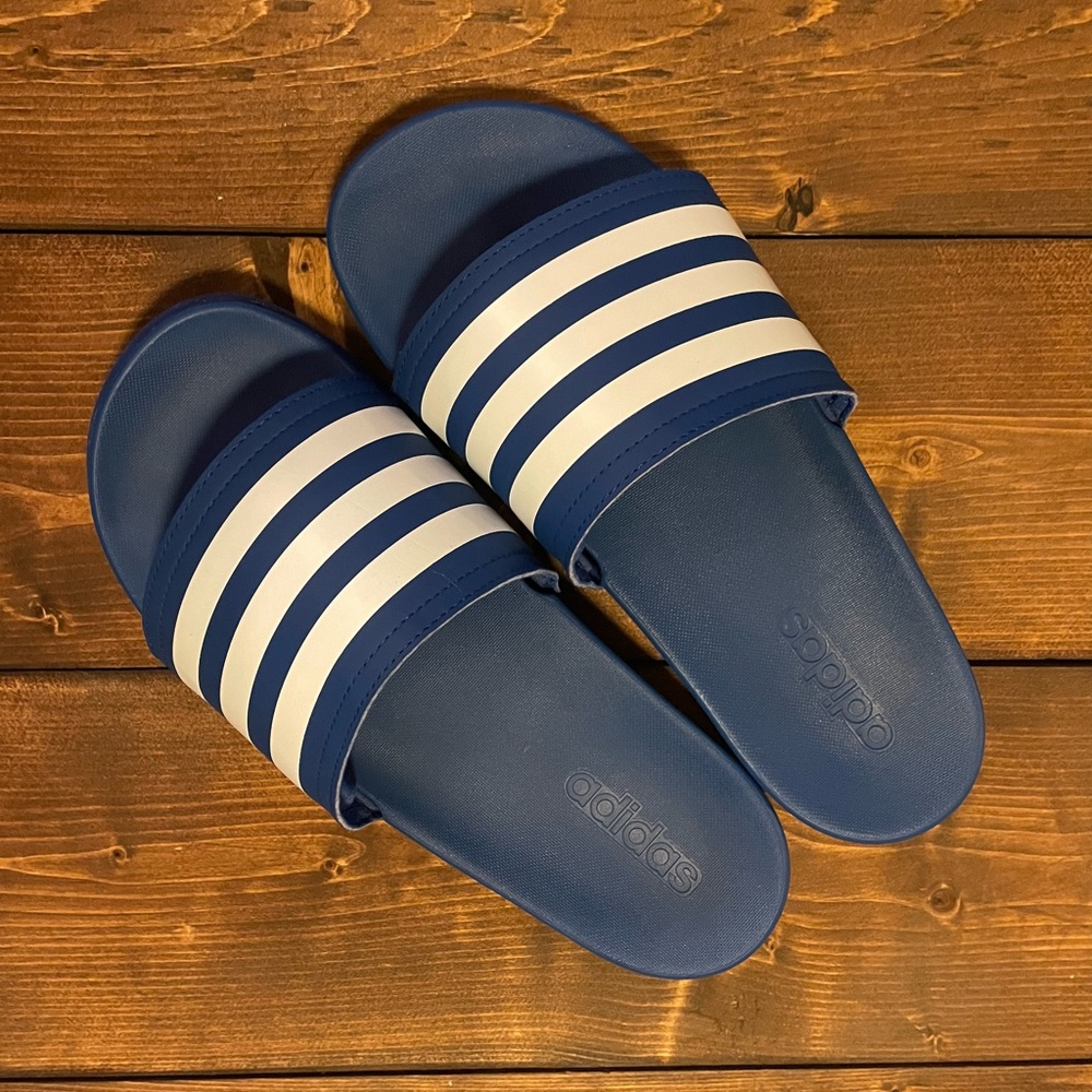Adidas Slides Men’s 7 Women’s 9